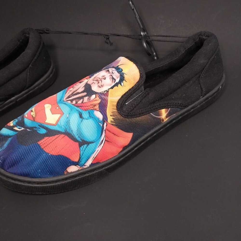 DC Comics: Superman Men's Shoes - Picture 3 of 13